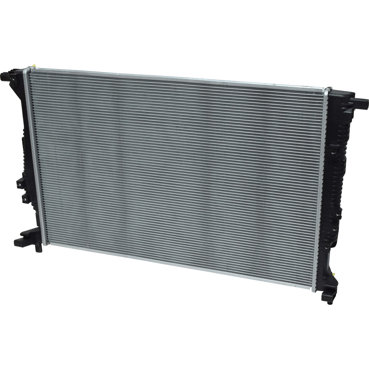 Radiator -- Crossflow Radiator UAC 190-RA 13771C for 2021 Jeep Cherokee
